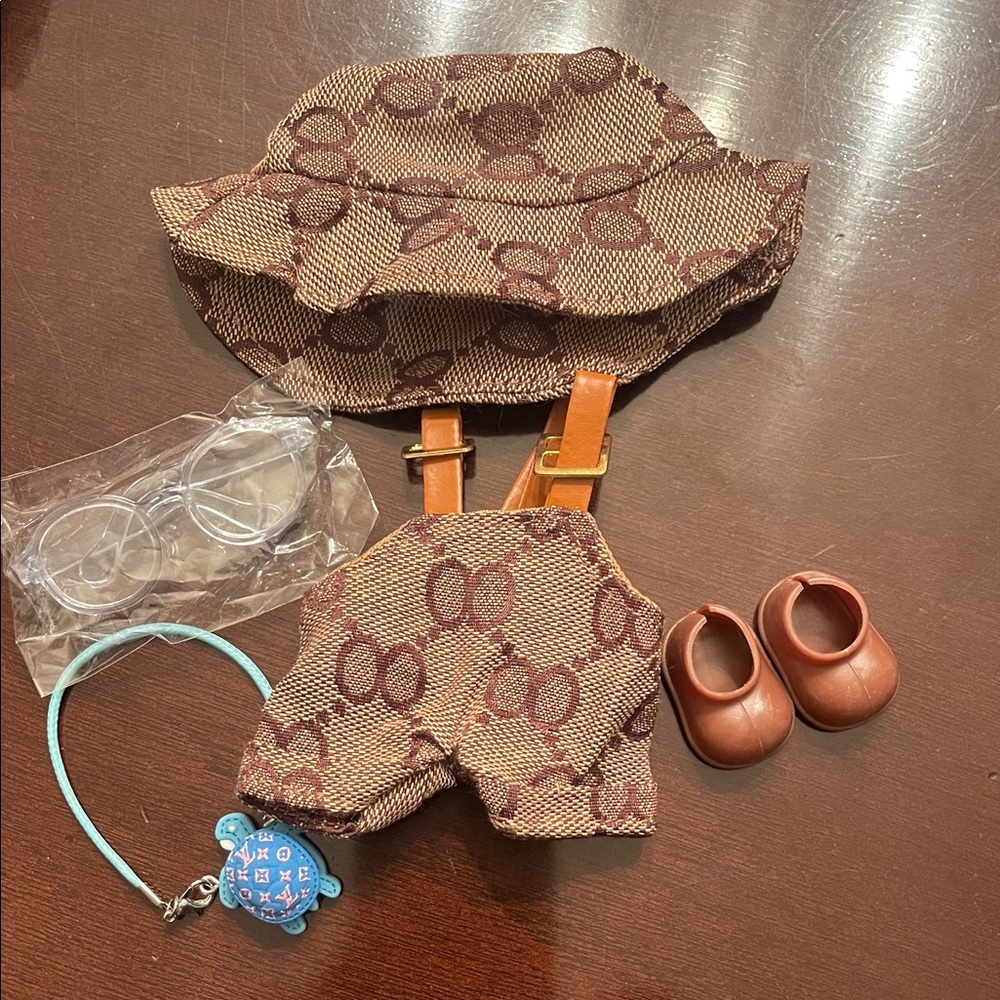 Stylish Brown Labubu overalls, hat, shoes, glasses turtle Accessory Set new